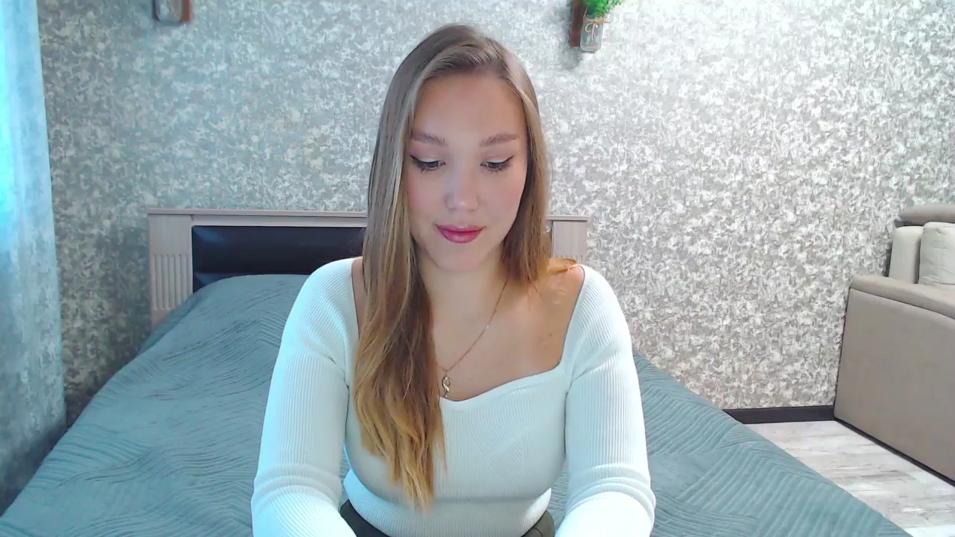 Gallery image thumbnail from Fairy_Moon1's myfreecams stream on, 10/20/2025, 06:02 image 8 of 20