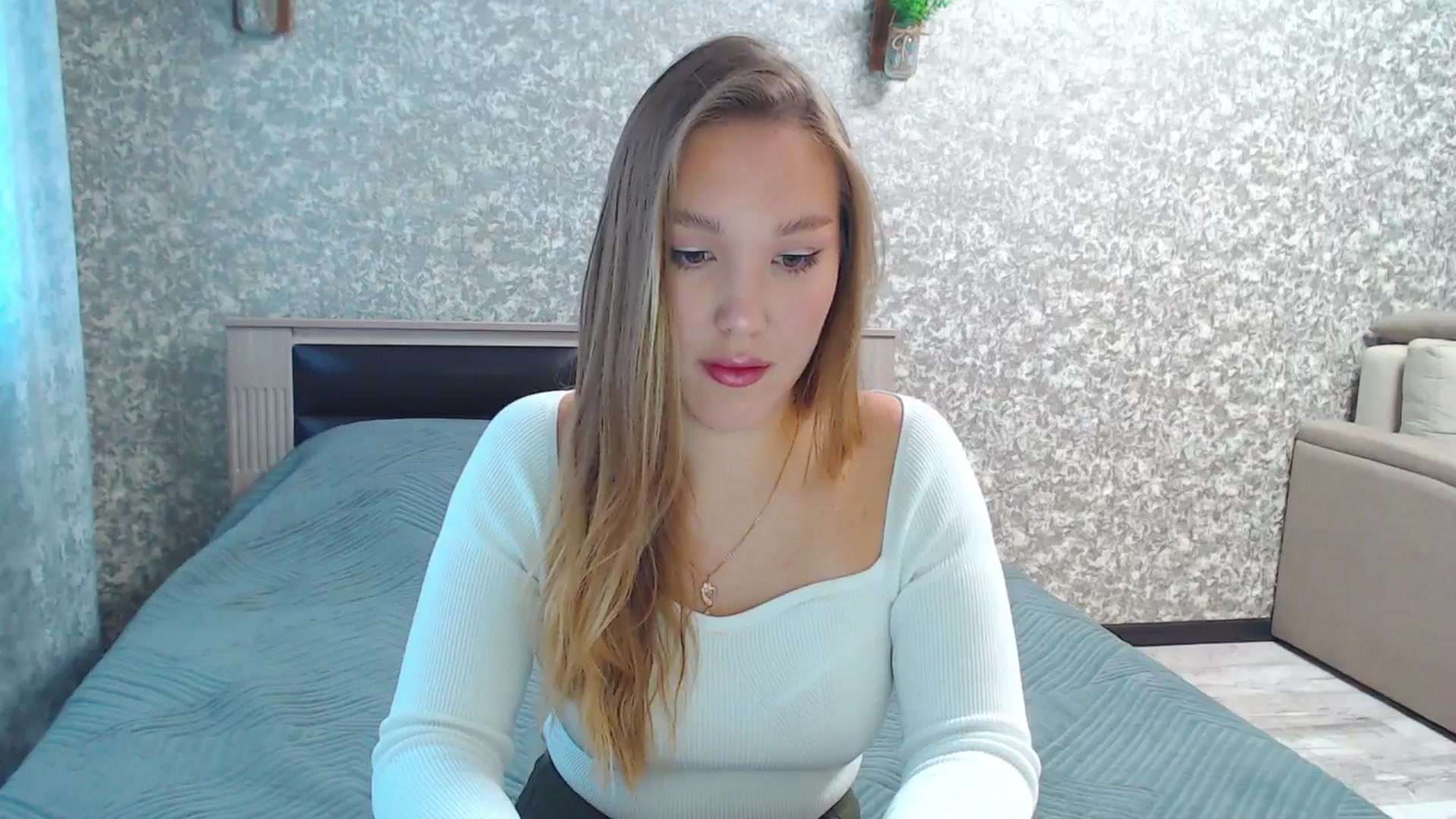 Gallery image thumbnail from Fairy_Moon1's myfreecams stream on, 10/20/2025, 06:02 image 6 of 20
