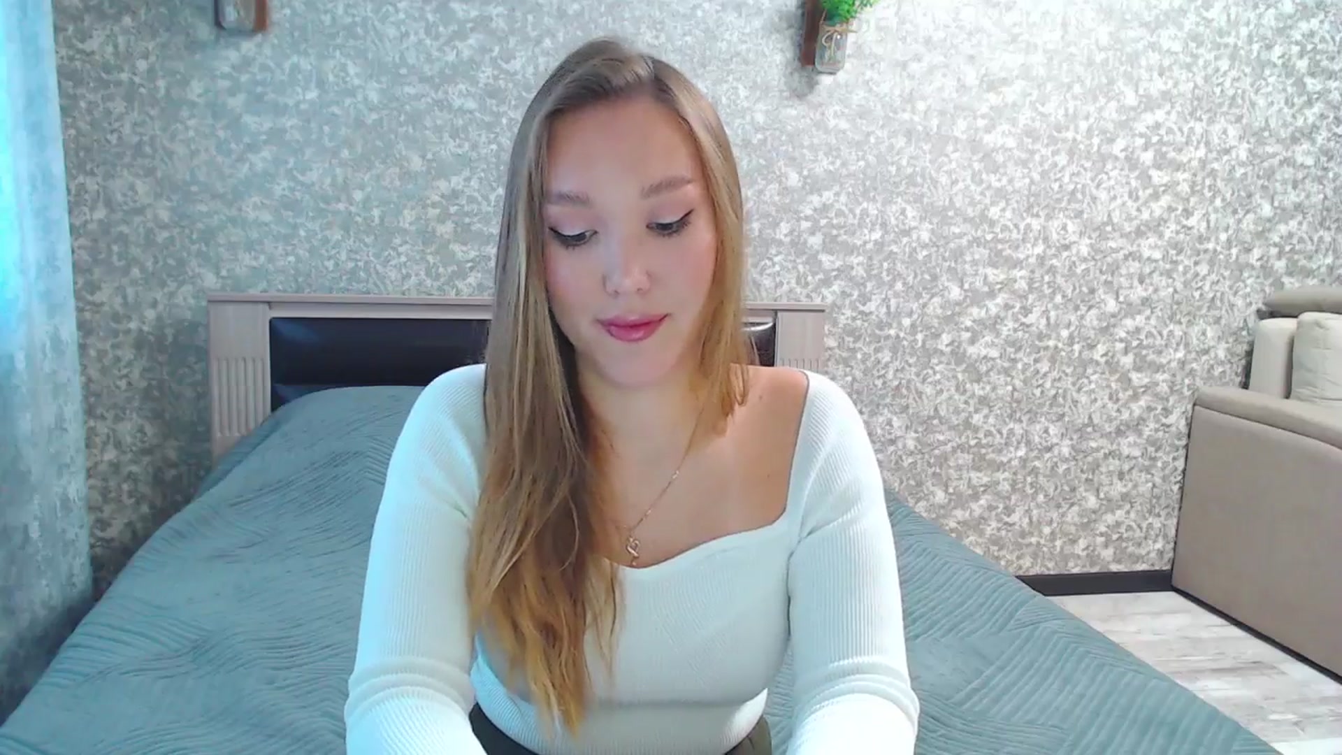 Gallery image thumbnail from Fairy_Moon1's myfreecams stream on, 10/20/2025, 06:02 image 5 of 20