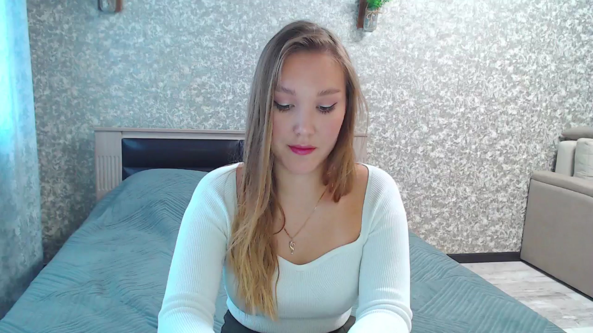 Gallery image thumbnail from Fairy_Moon1's myfreecams stream on, 10/20/2025, 07:27 image 14 of 20