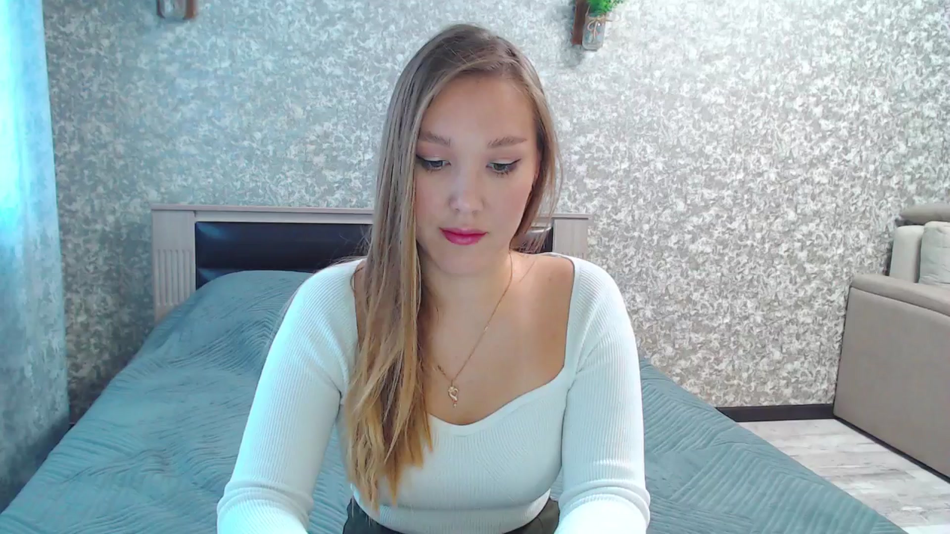Gallery image thumbnail from Fairy_Moon1's myfreecams stream on, 10/20/2025, 07:27 image 4 of 20
