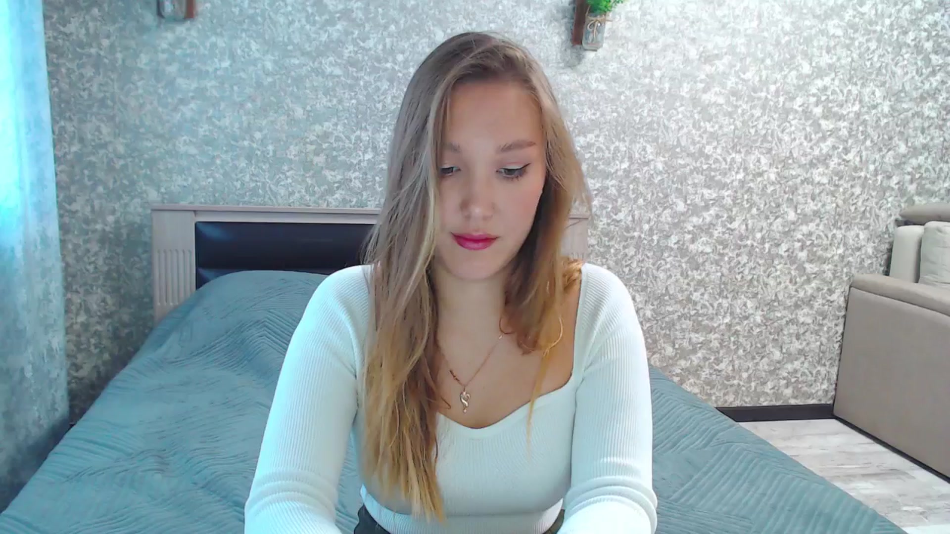 Gallery image thumbnail from Fairy_Moon1's myfreecams stream on, 10/20/2025, 07:27 image 18 of 20
