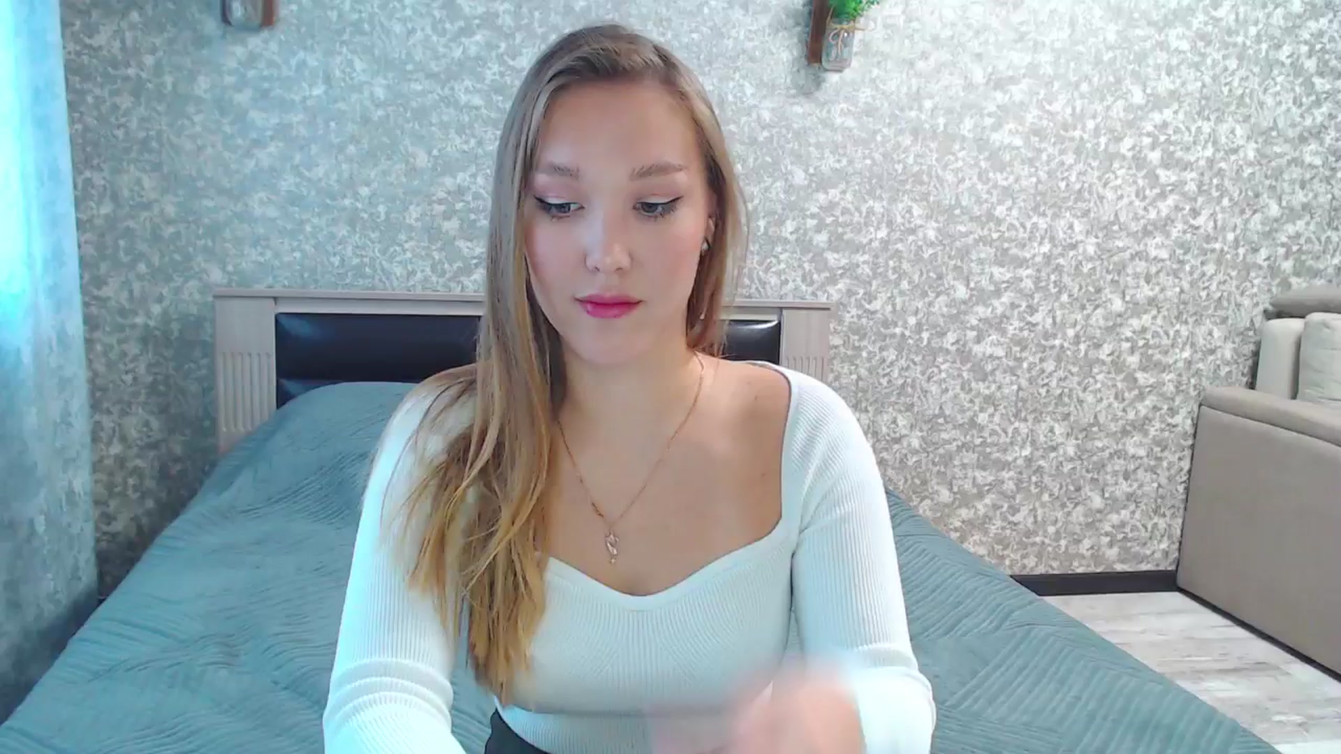Gallery image thumbnail from Fairy_Moon1's myfreecams stream on, 10/20/2025, 07:27 image 6 of 20