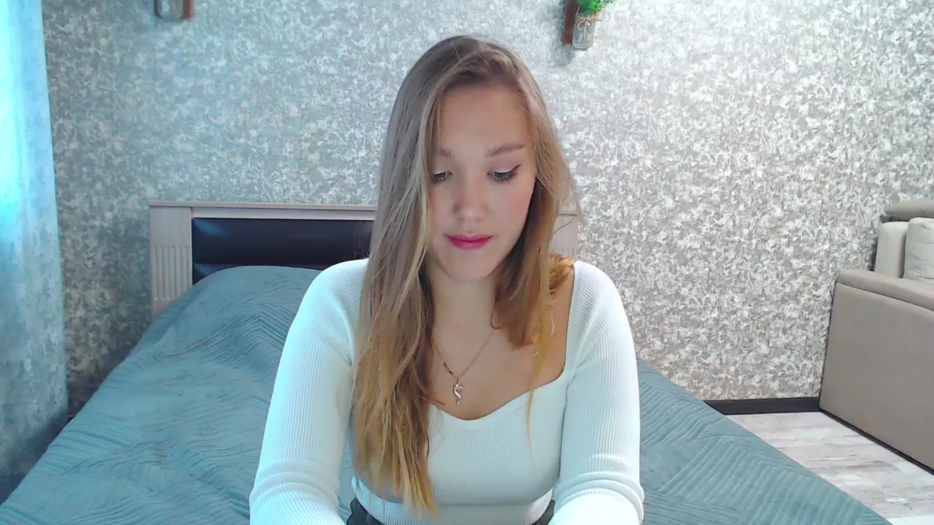 Gallery image thumbnail from Fairy_Moon1's myfreecams stream on, 10/20/2025, 07:27 image 19 of 20