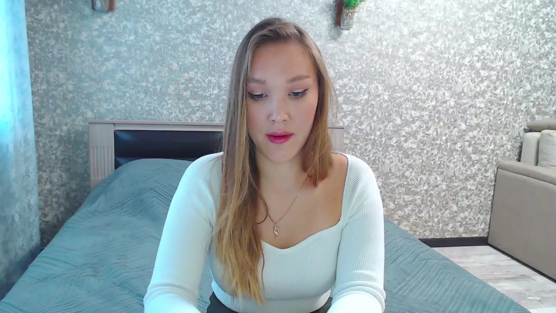 Gallery image thumbnail from Fairy_Moon1's myfreecams stream on, 10/20/2025, 07:27 image 15 of 20