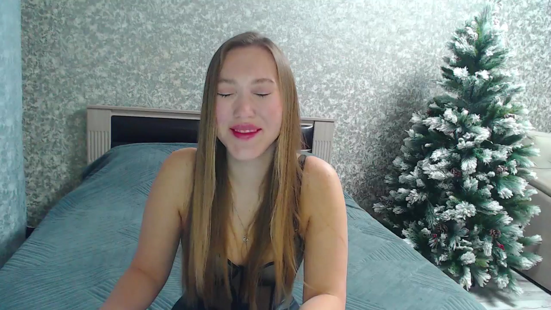 Gallery image thumbnail from Fairy_Moon1's myfreecams stream on, 12/18/2025, 05:15 image 6 of 20