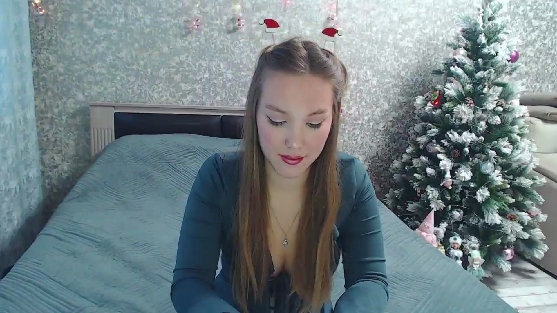 Gallery image thumbnail from Fairy_Moon1's myfreecams stream on, 12/25/2025, 06:06 image 16 of 20