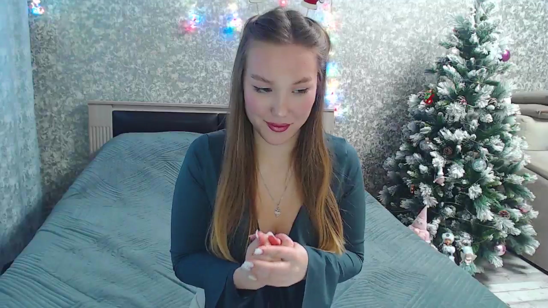 Gallery image thumbnail from Fairy_Moon1's myfreecams stream on, 12/25/2025, 06:06 image 13 of 20