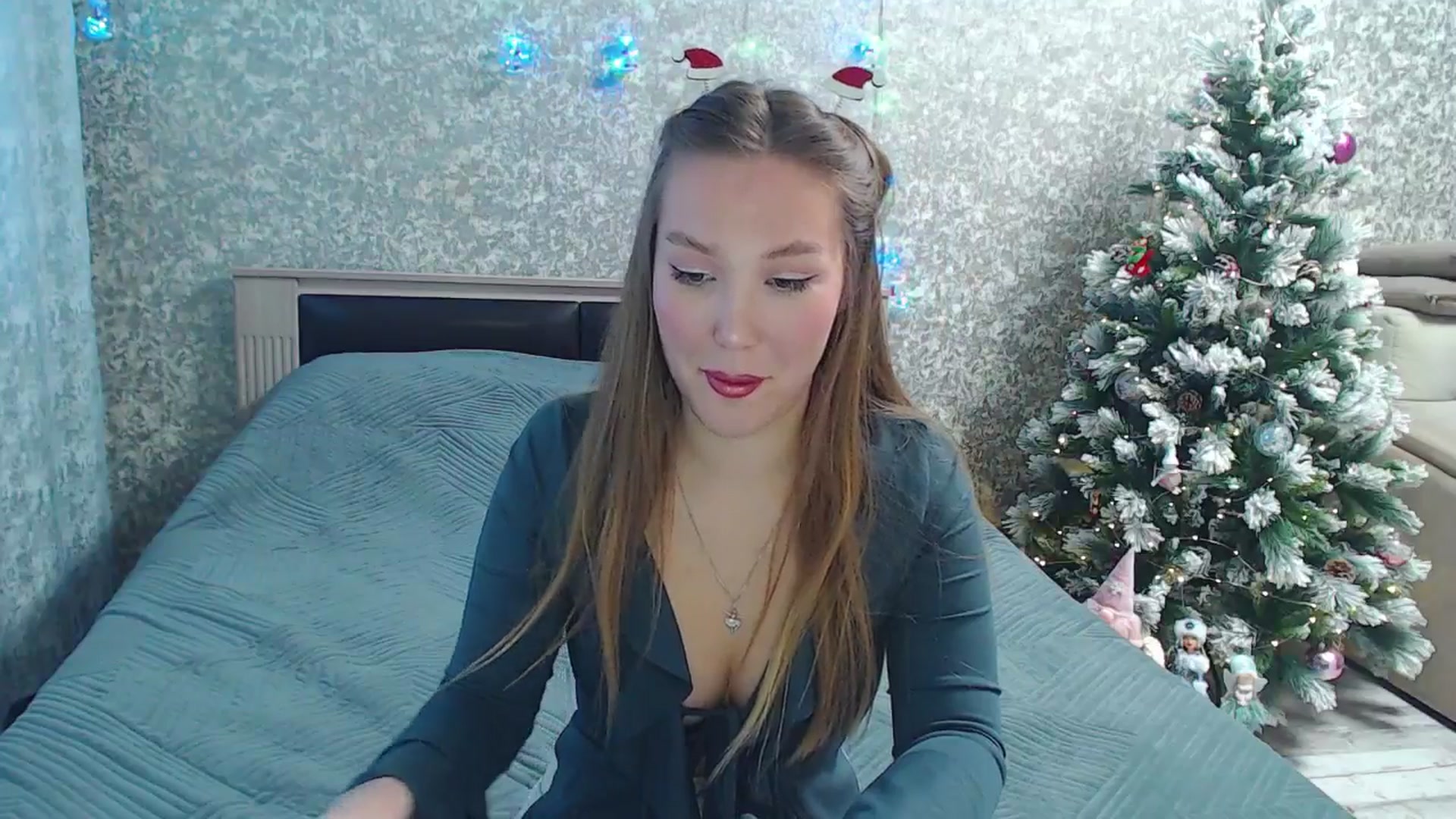 Gallery image thumbnail from Fairy_Moon1's myfreecams stream on, 12/25/2025, 06:06 image 18 of 20