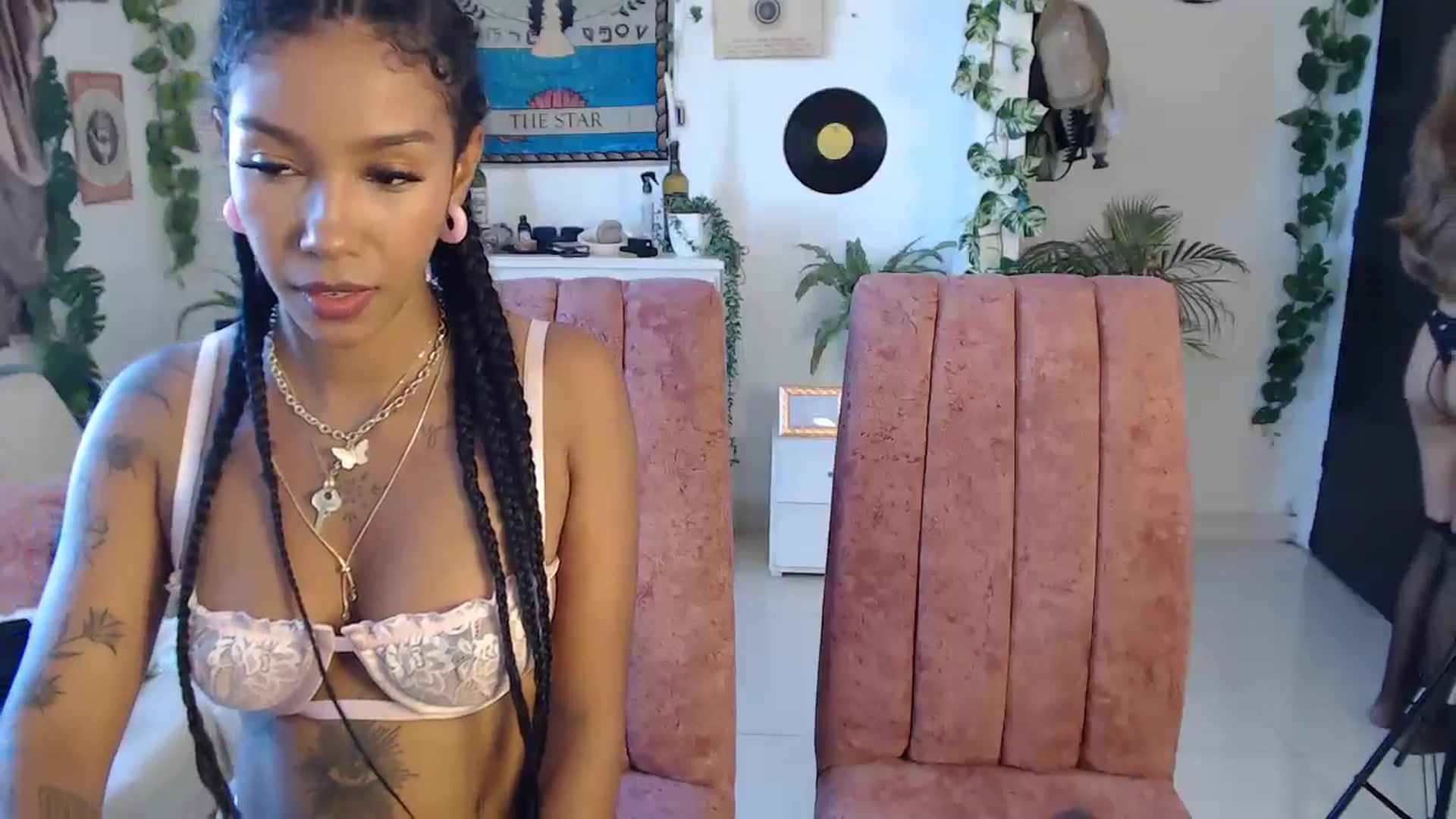 Gallery image thumbnail from Fairy_Rawwr's myfreecams stream on, 12/14/2024, 19:53 image 8 of 20