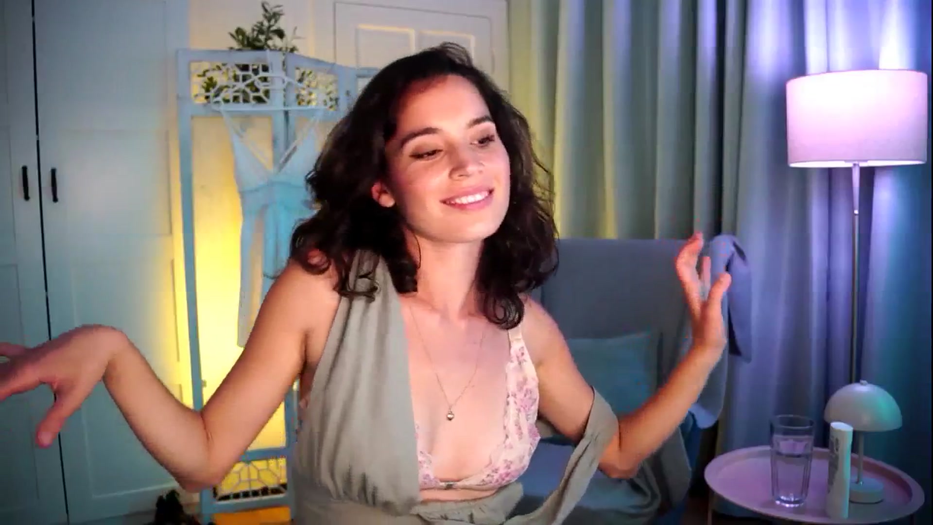Gallery image thumbnail from Fairy_Sweet's myfreecams stream on, 07/09/2024, 20:49 image 2 of 20