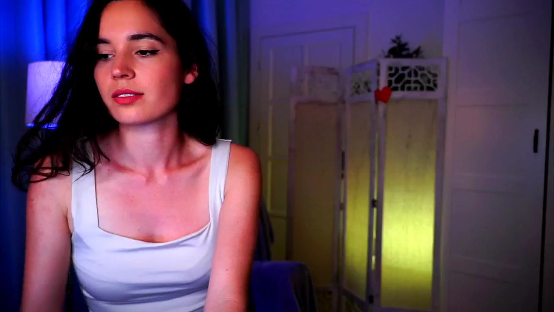 Gallery image thumbnail from Fairy_Sweet's myfreecams stream on, 05/04/2025, 12:35 image 5 of 20