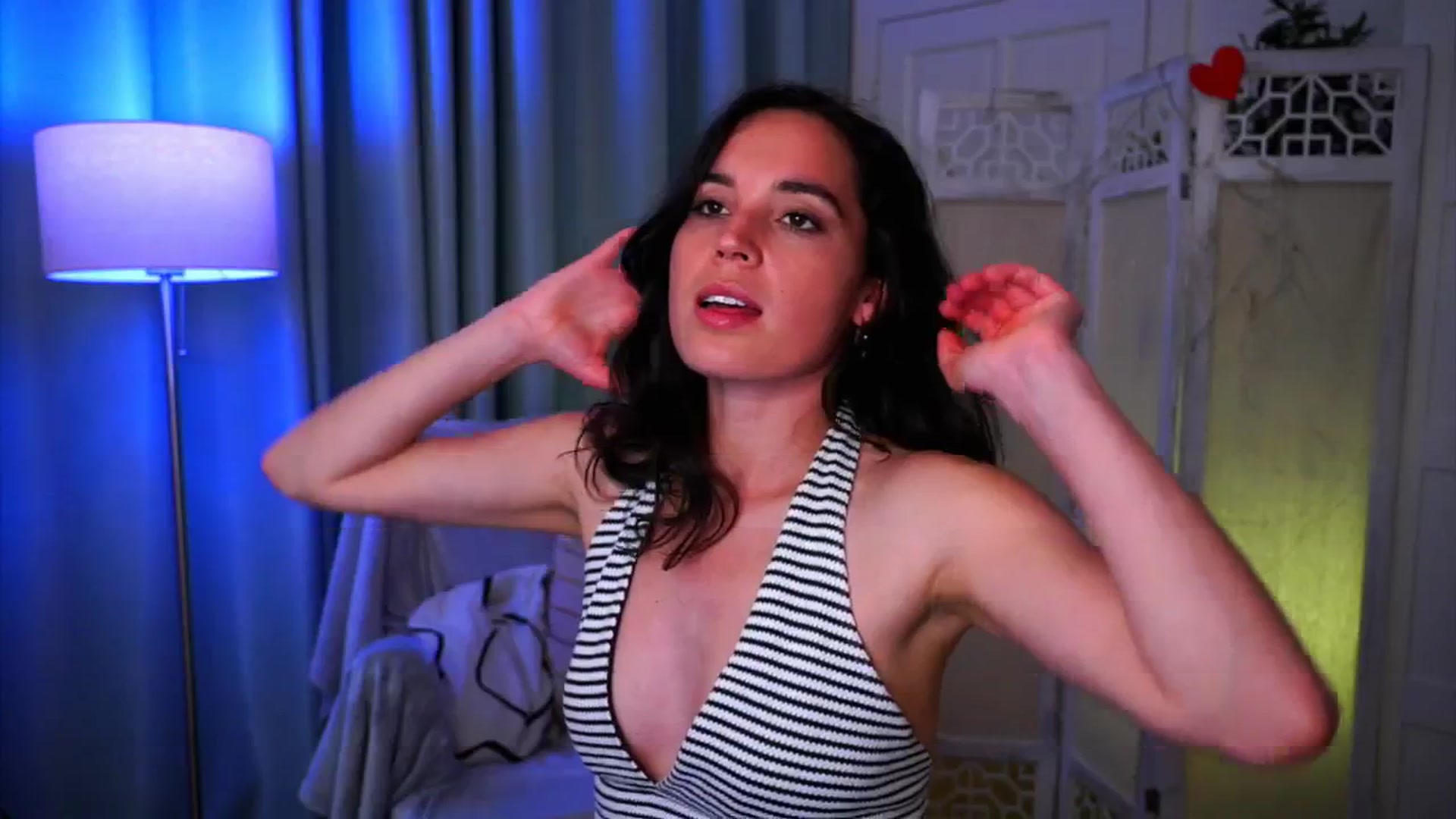 Gallery image thumbnail from Fairy_Sweet's myfreecams stream on, 05/27/2025, 13:27 image 17 of 20