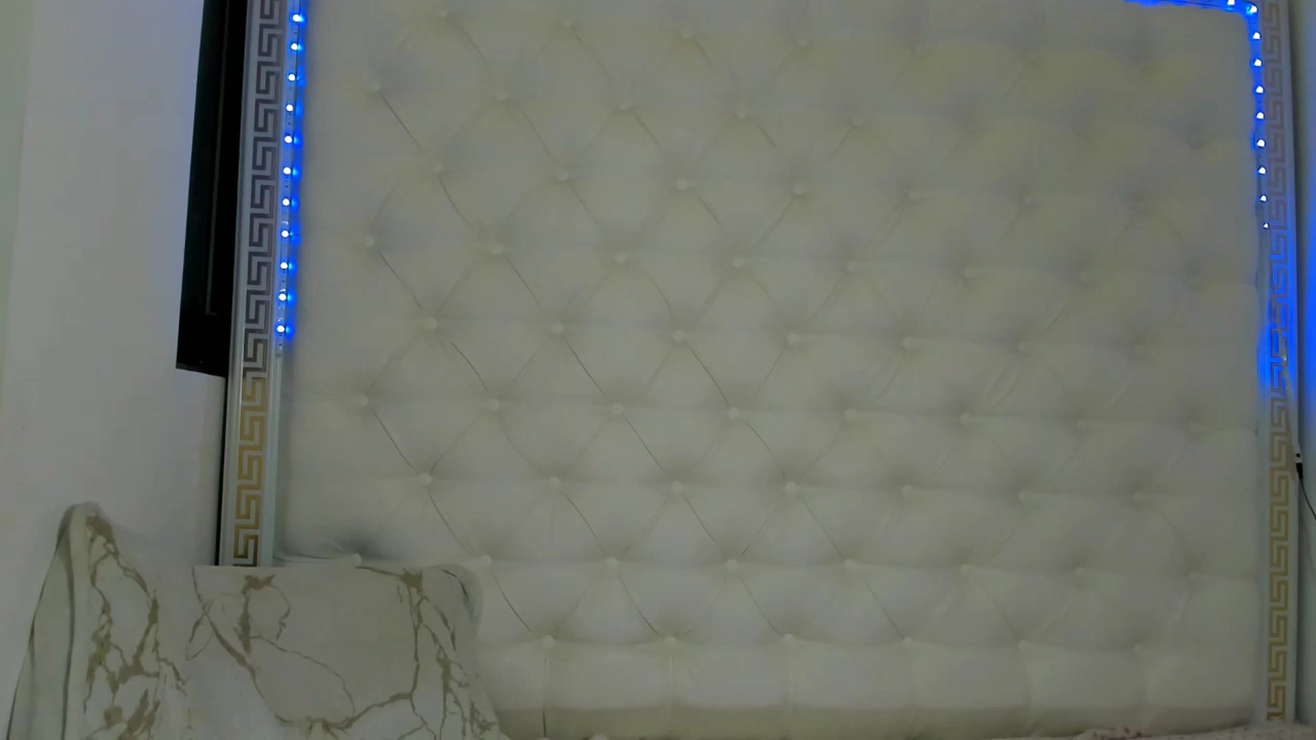 Gallery image thumbnail from Fallingdevil's myfreecams stream on, 11/24/2022, 15:07 image 8 of 20