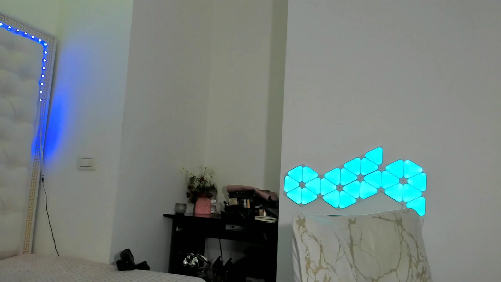 Gallery image thumbnail from Fallingdevil's myfreecams stream on, 11/28/2022, 15:55 image 13 of 20