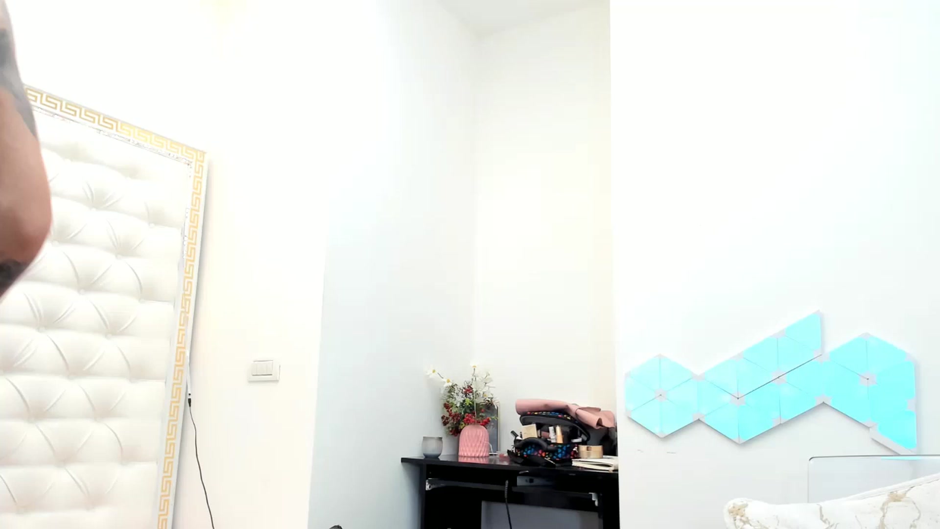 Gallery image thumbnail from Fallingdevil's myfreecams stream on, 11/29/2022, 08:47 image 8 of 20