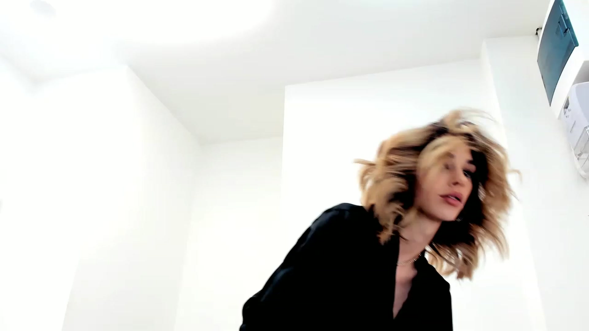 Gallery image thumbnail from Fallingdevil's myfreecams stream on, 12/02/2022, 14:03 image 7 of 20