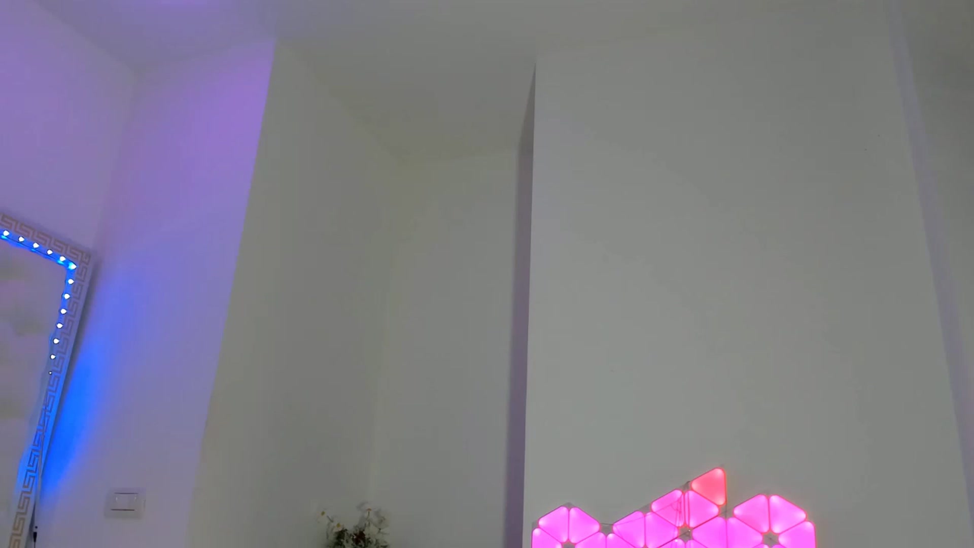 Gallery image thumbnail from Fallingdevil's myfreecams stream on, 12/03/2022, 12:50 image 12 of 20
