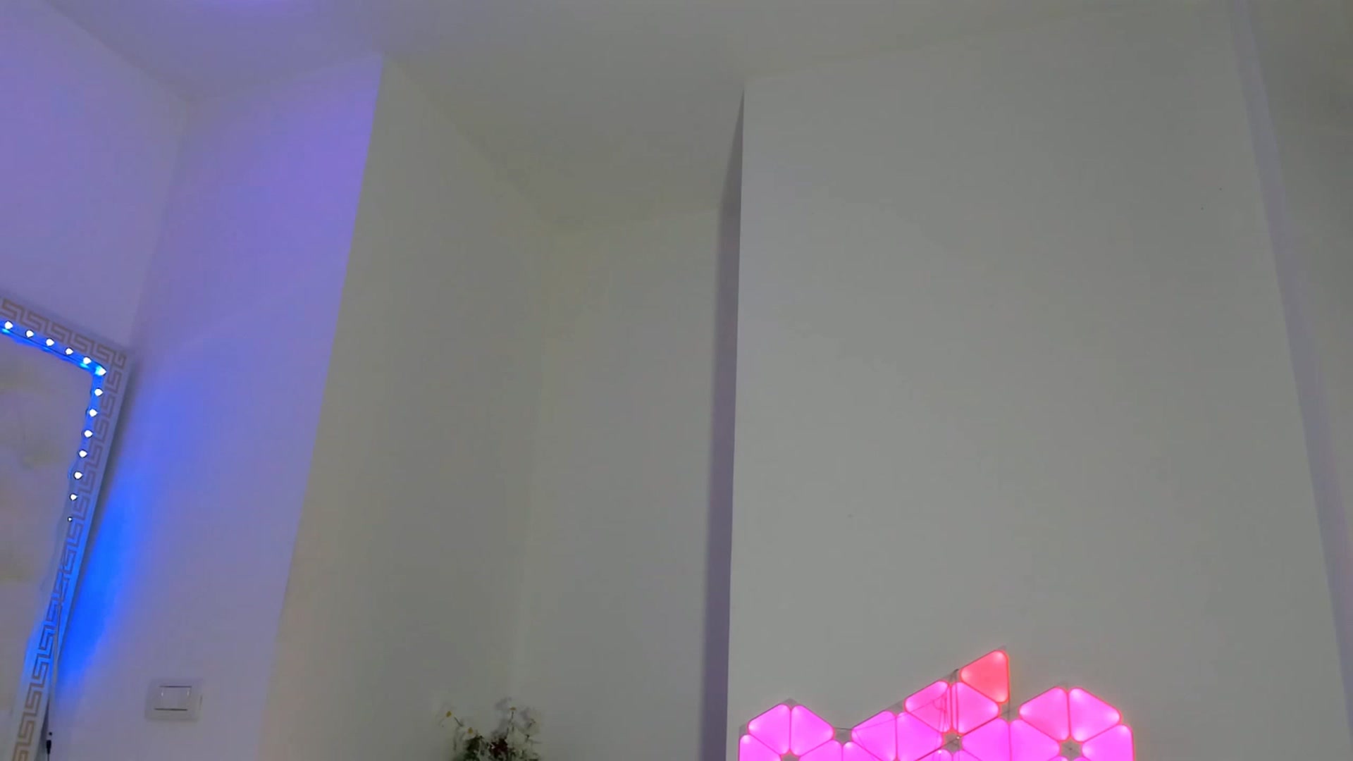 Gallery image thumbnail from Fallingdevil's myfreecams stream on, 12/03/2022, 12:50 image 11 of 20