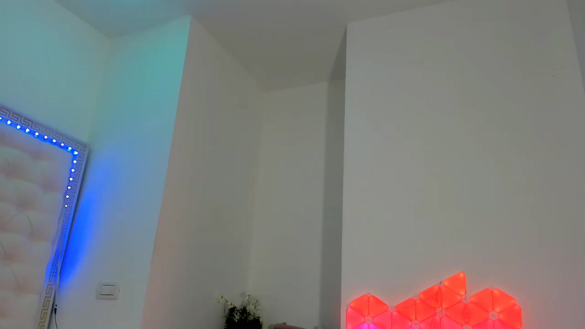 Gallery image thumbnail from Fallingdevil's myfreecams stream on, 12/06/2022, 12:07 image 13 of 20