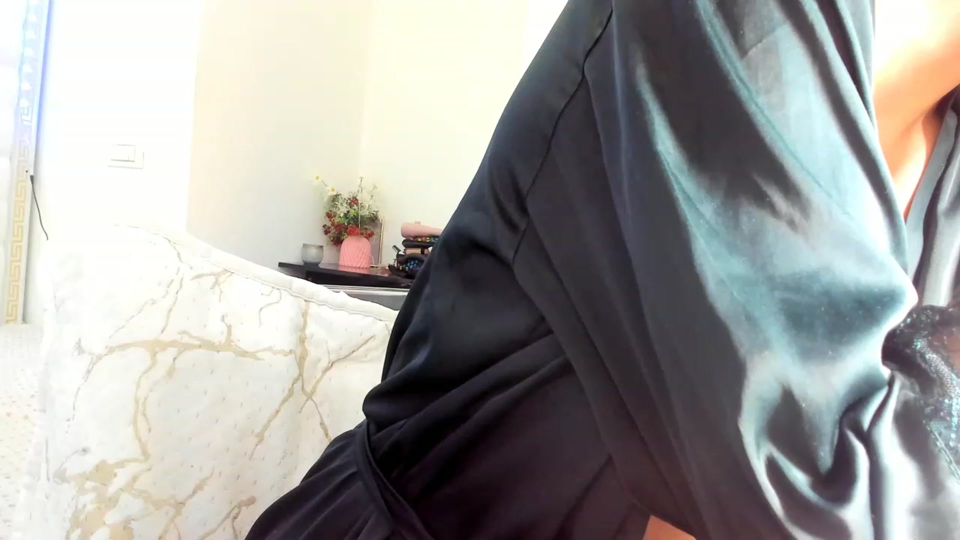 Gallery image thumbnail from Fallingdevil's myfreecams stream on, 12/07/2022, 13:33 image 18 of 20