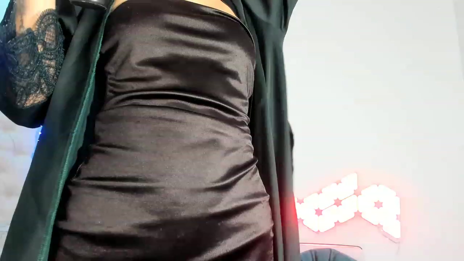 Gallery image thumbnail from Fallingdevil's myfreecams stream on, 12/12/2022, 15:03 image 9 of 20