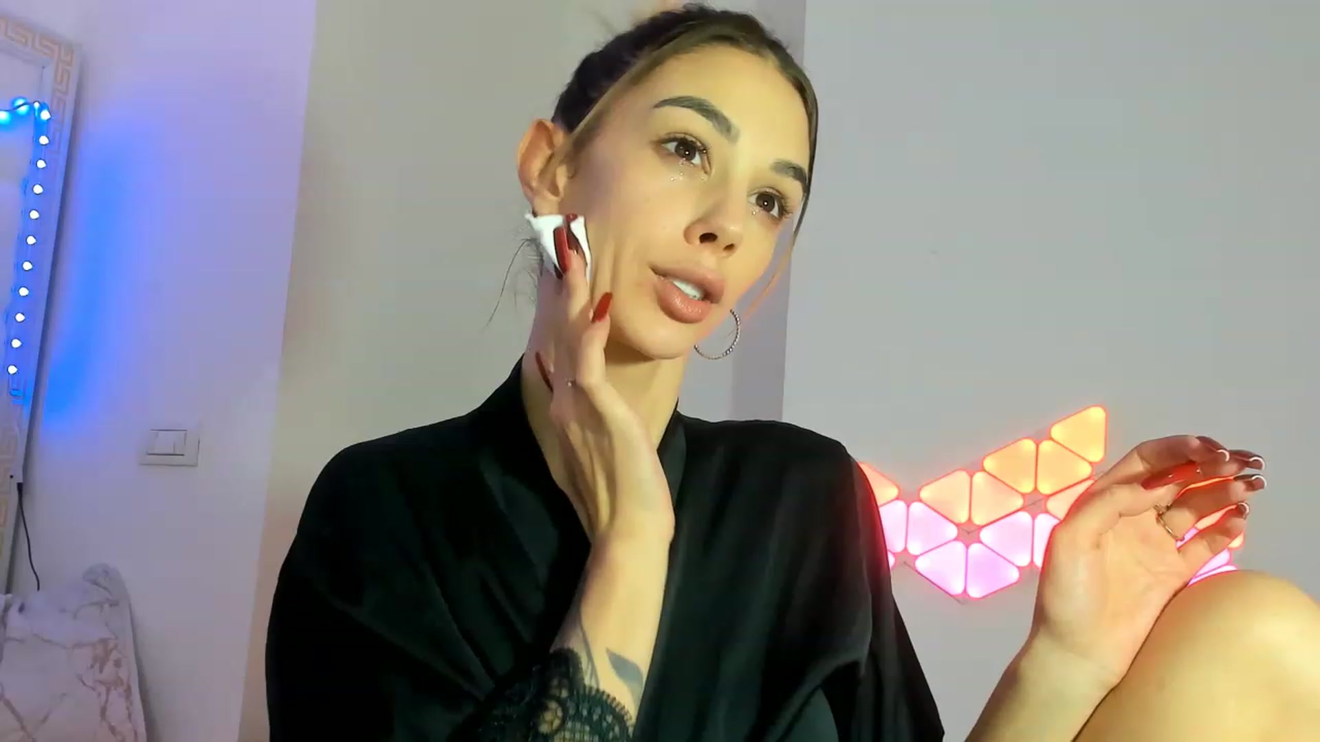 Gallery image thumbnail from Fallingdevil's myfreecams stream on, 12/15/2022, 10:10 image 17 of 20