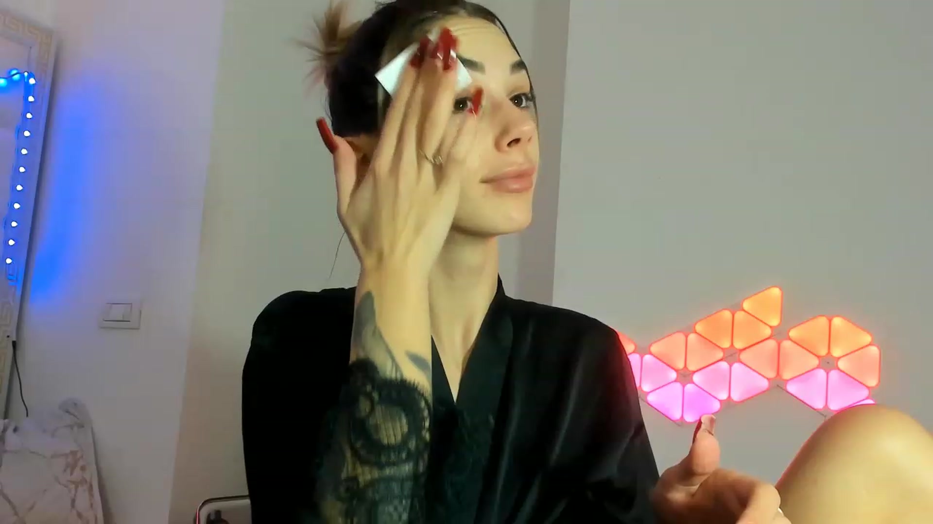 Gallery image thumbnail from Fallingdevil's myfreecams stream on, 12/15/2022, 10:10 image 18 of 20