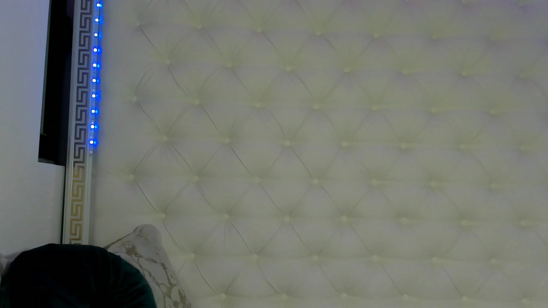 Gallery image thumbnail from Fallingdevil's myfreecams stream on, 12/20/2022, 12:13 image 19 of 20