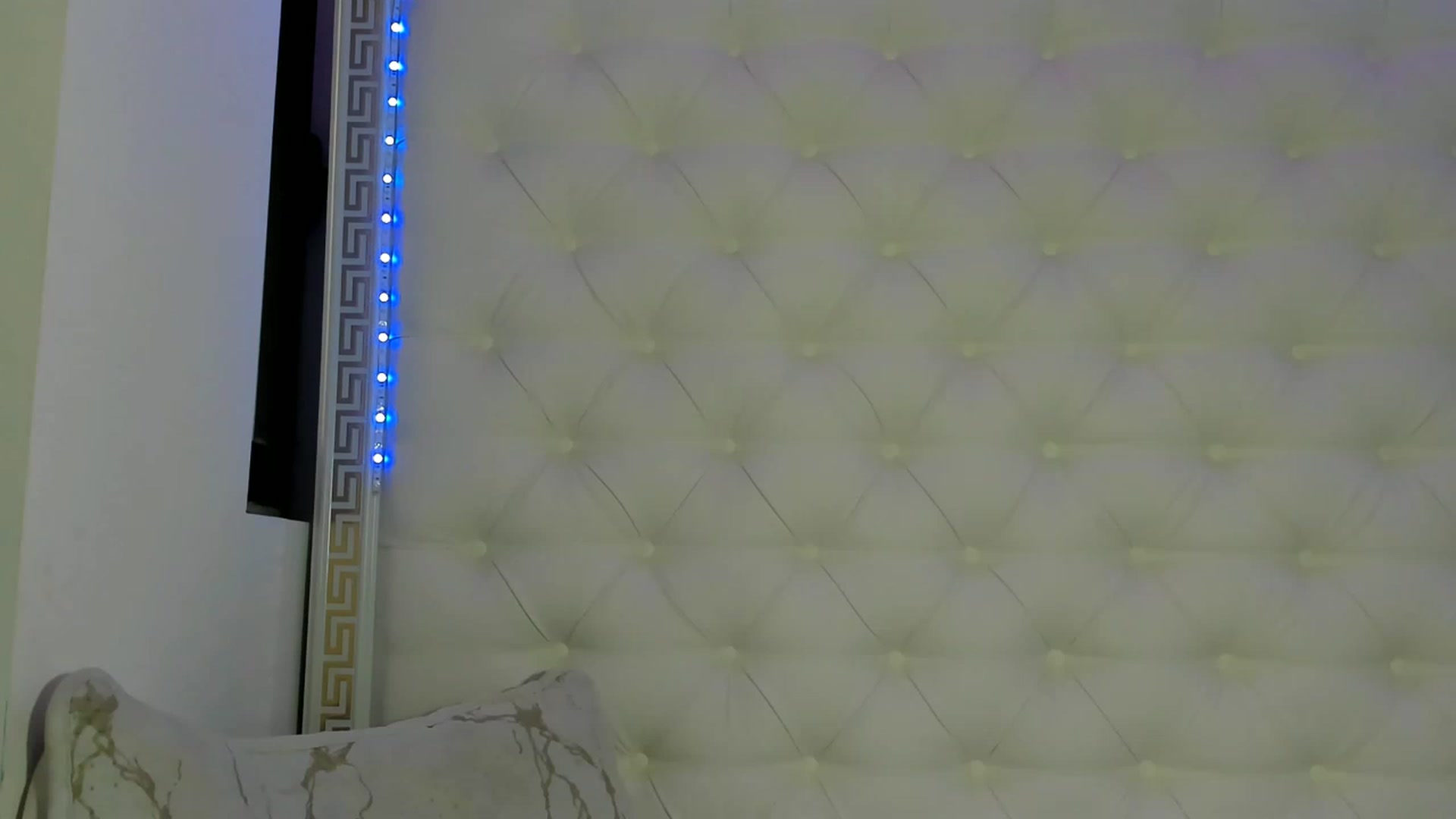Gallery image thumbnail from Fallingdevil's myfreecams stream on, 12/23/2022, 08:59 image 15 of 20