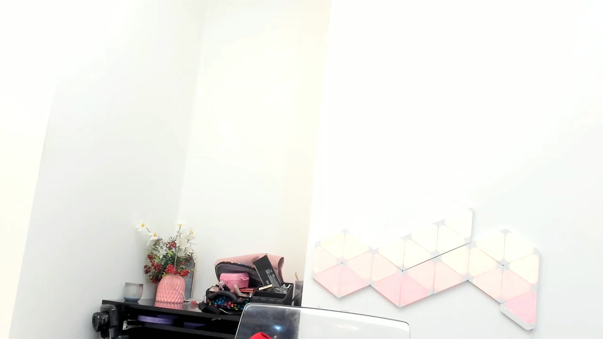 Gallery image thumbnail from Fallingdevil's myfreecams stream on, 12/28/2022, 13:27 image 18 of 20