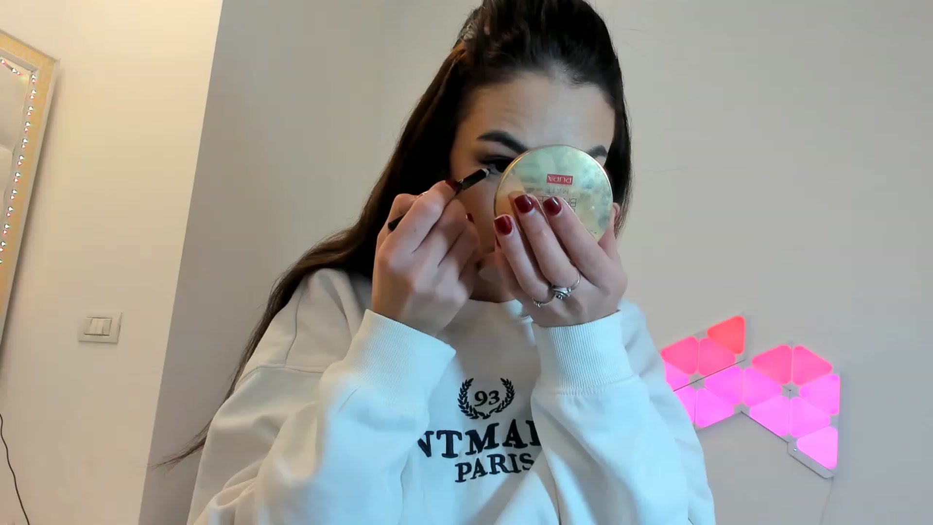 Gallery image thumbnail from Fallingdevil's myfreecams stream on, 12/30/2022, 12:17 image 15 of 20