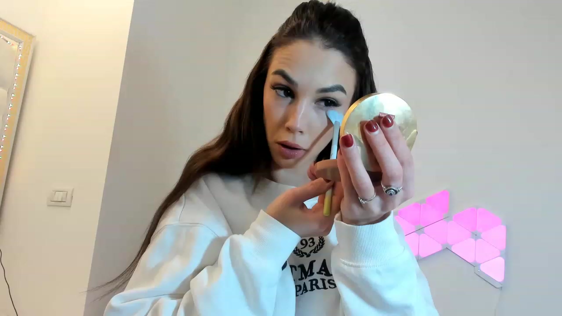Gallery image thumbnail from Fallingdevil's myfreecams stream on, 12/30/2022, 12:17 image 17 of 20