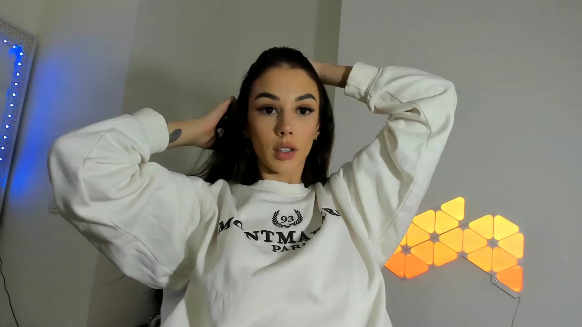 Gallery image thumbnail from Fallingdevil's myfreecams stream on, 12/30/2022, 12:17 image 6 of 20