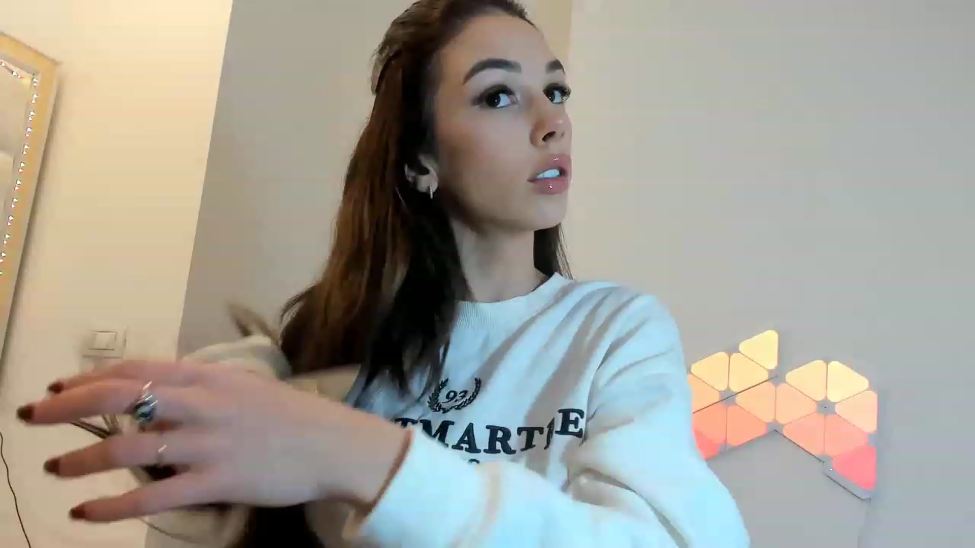 Gallery image thumbnail from Fallingdevil's myfreecams stream on, 12/30/2022, 12:17 image 8 of 20