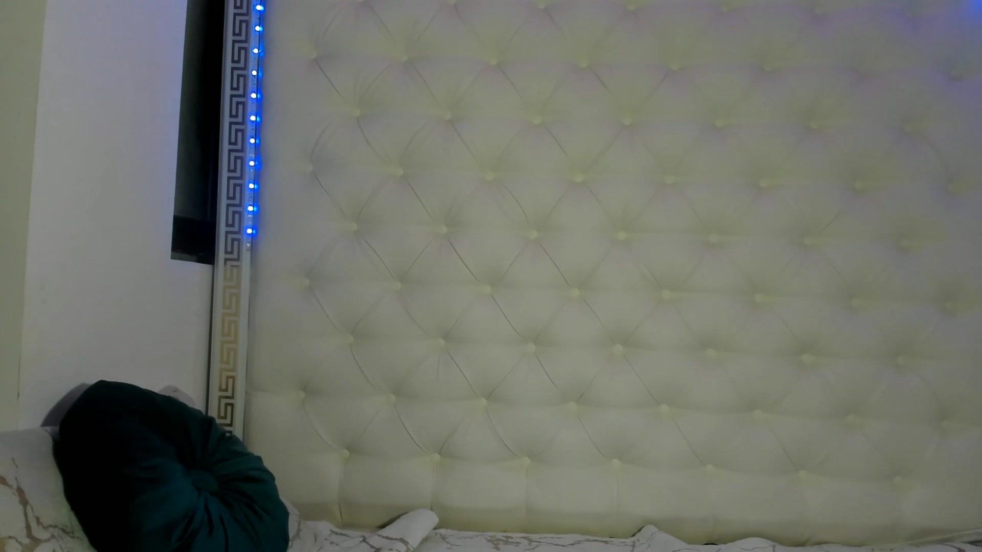 Gallery image thumbnail from Fallingdevil's myfreecams stream on, 01/13/2023, 13:36 image 16 of 20