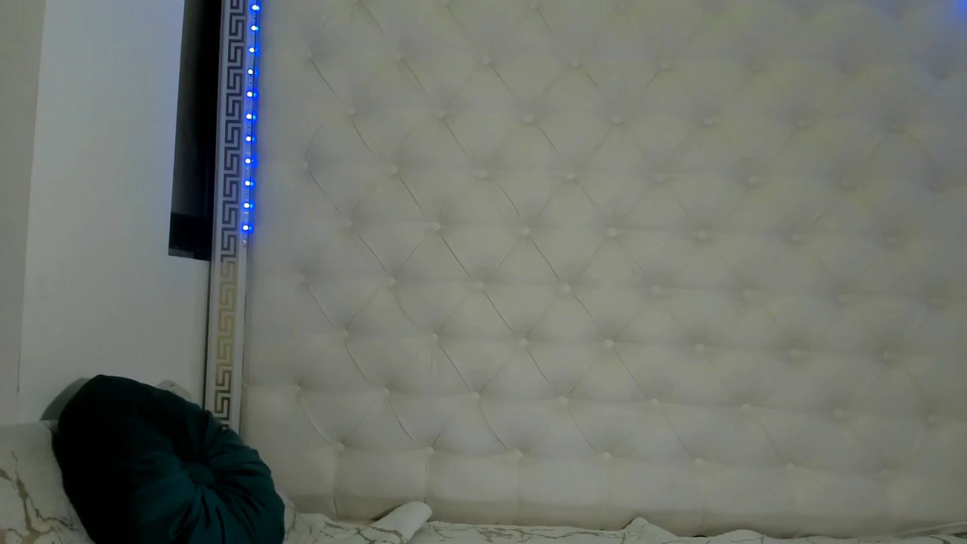 Gallery image thumbnail from Fallingdevil's myfreecams stream on, 01/13/2023, 13:36 image 14 of 20