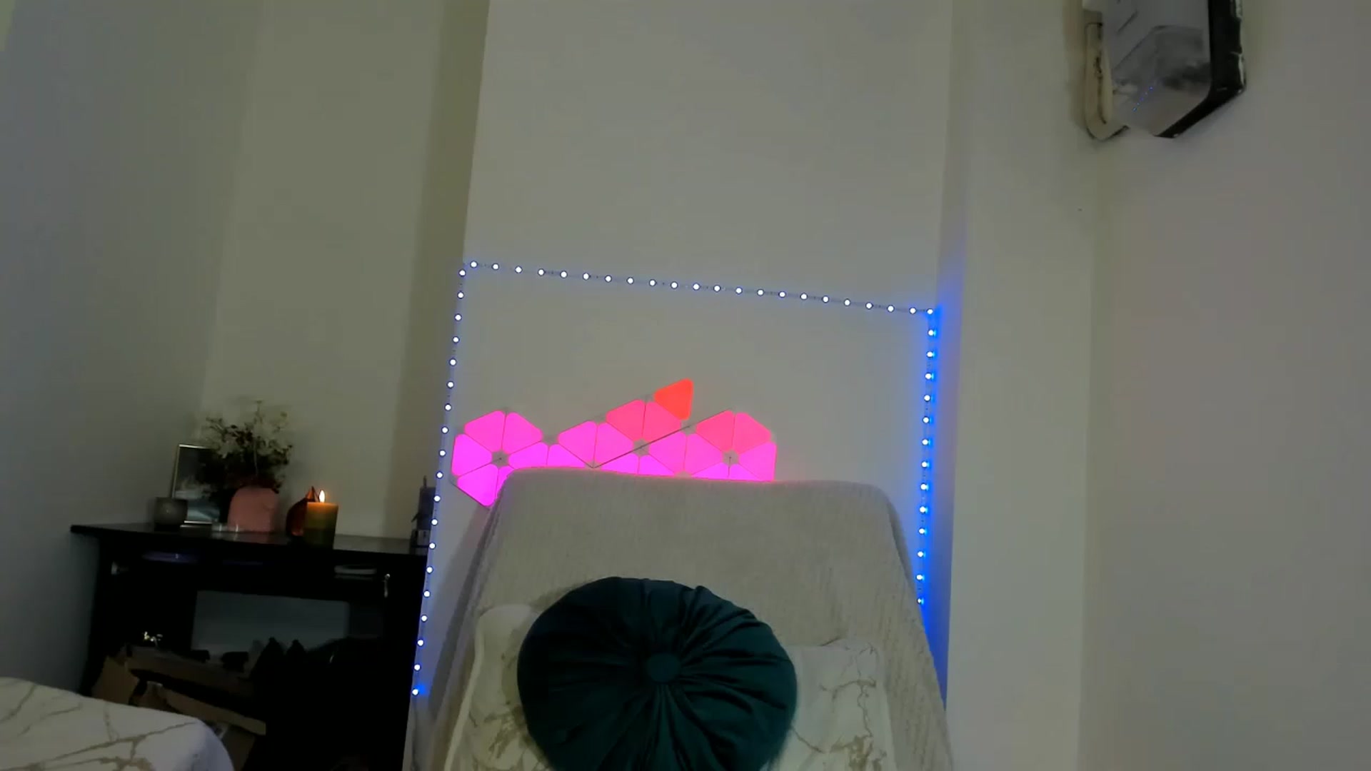 Gallery image thumbnail from Fallingdevil's myfreecams stream on, 01/23/2023, 12:37 image 16 of 20