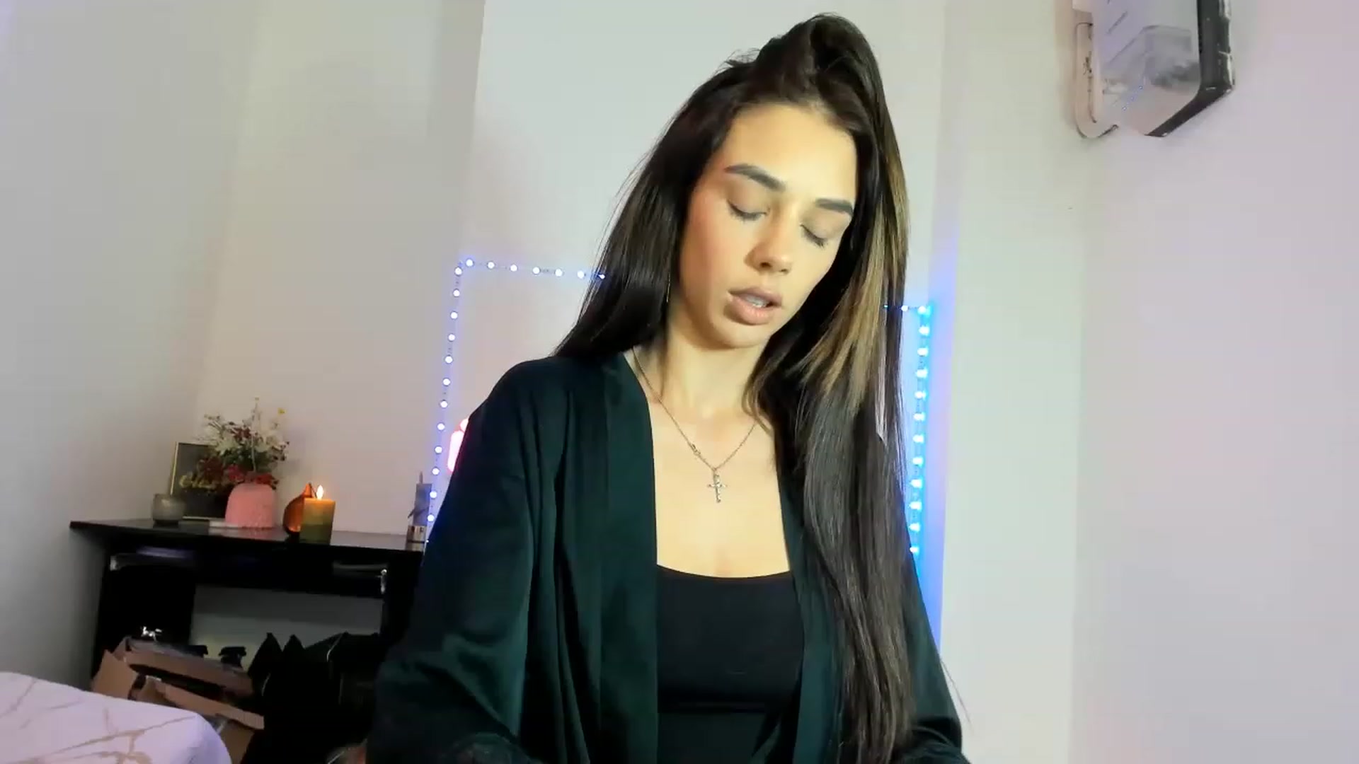 Gallery image thumbnail from Fallingdevil's myfreecams stream on, 01/23/2023, 12:37 image 6 of 20