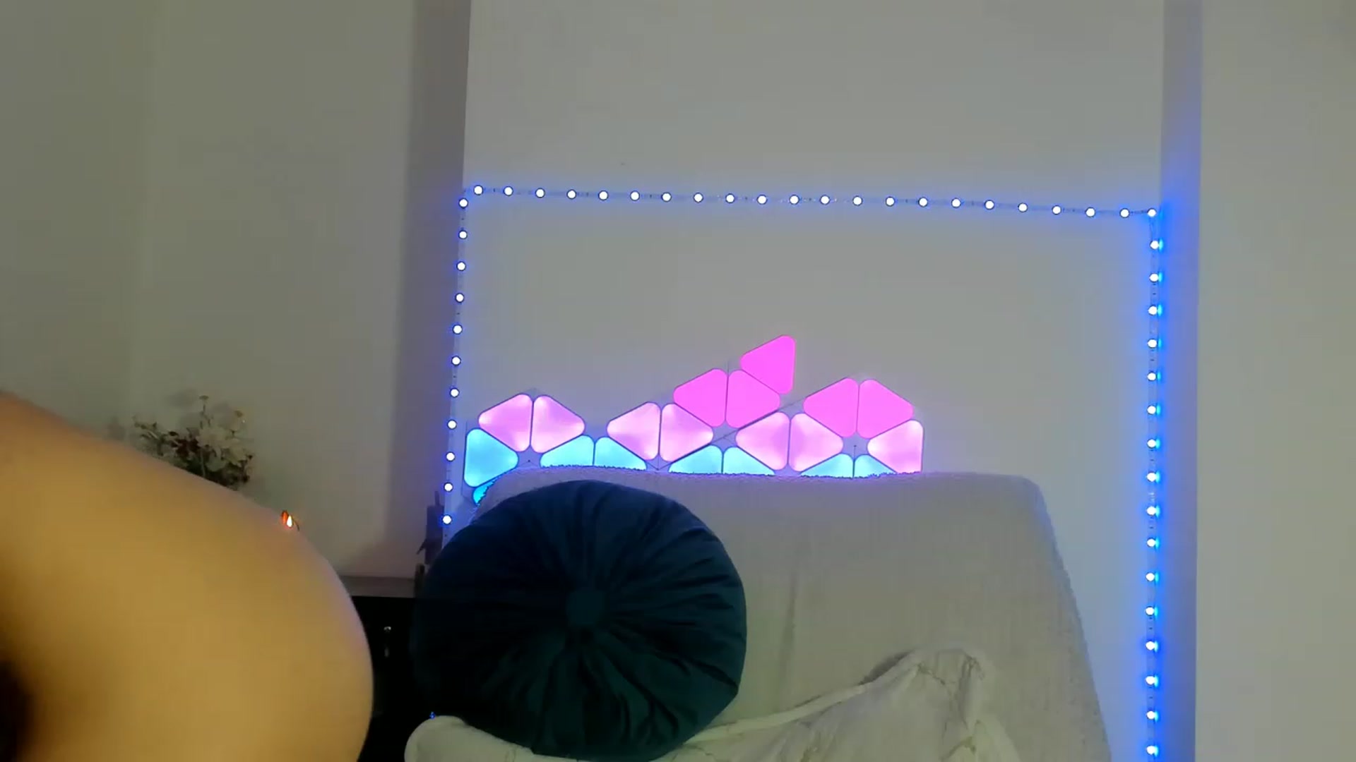 Gallery image thumbnail from Fallingdevil's myfreecams stream on, 01/25/2023, 11:15 image 20 of 20
