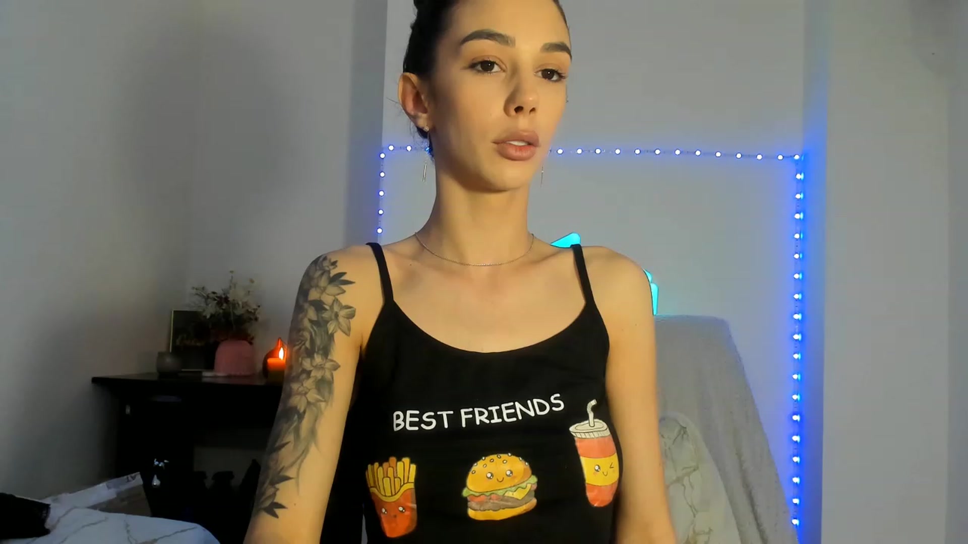 Gallery image thumbnail from Fallingdevil's myfreecams stream on, 01/27/2023, 15:11 image 5 of 20