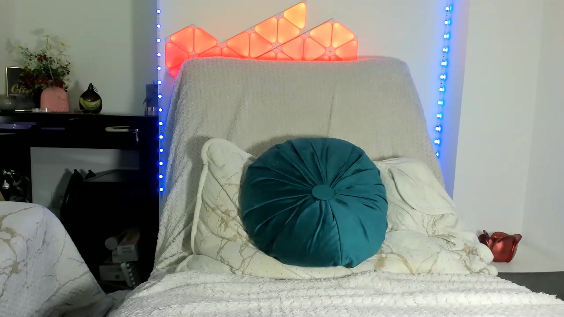 Gallery image thumbnail from Fallingdevil's myfreecams stream on, 01/29/2023, 16:47 image 6 of 20