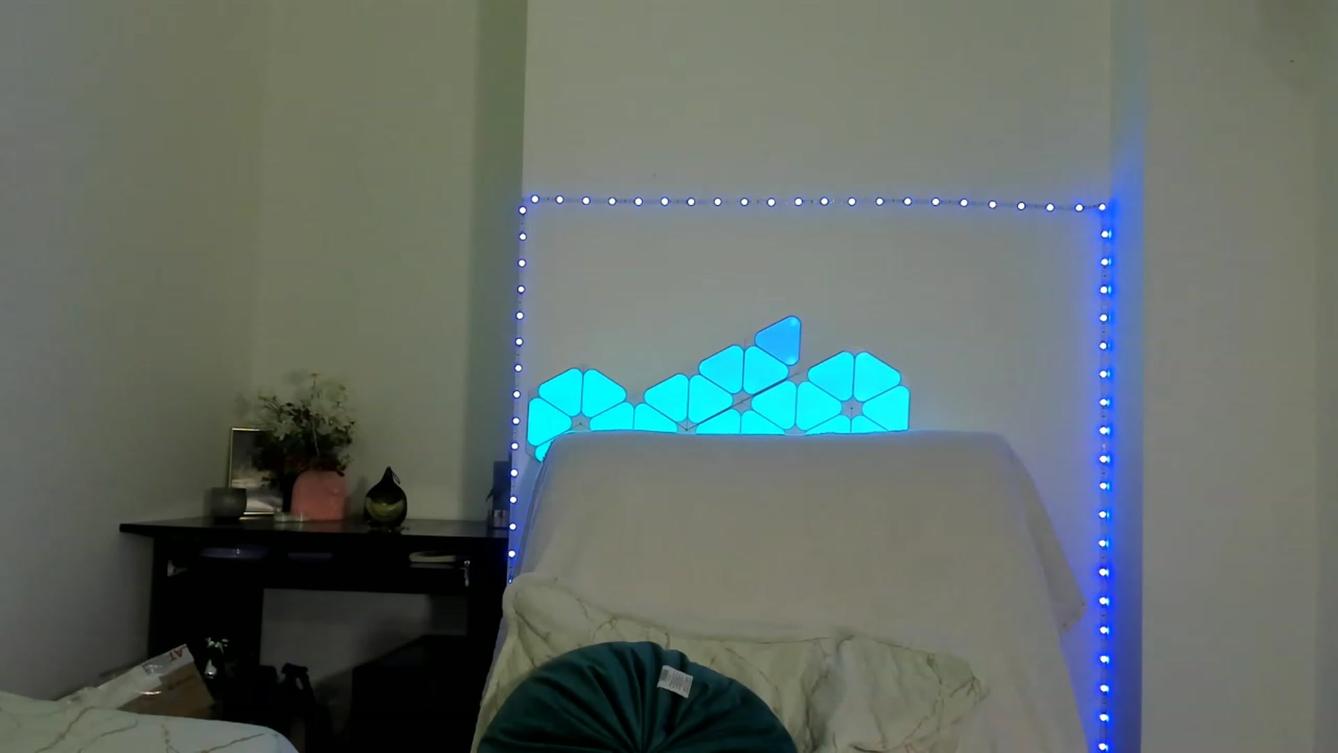 Gallery image thumbnail from Fallingdevil's myfreecams stream on, 01/30/2023, 11:23 image 16 of 20