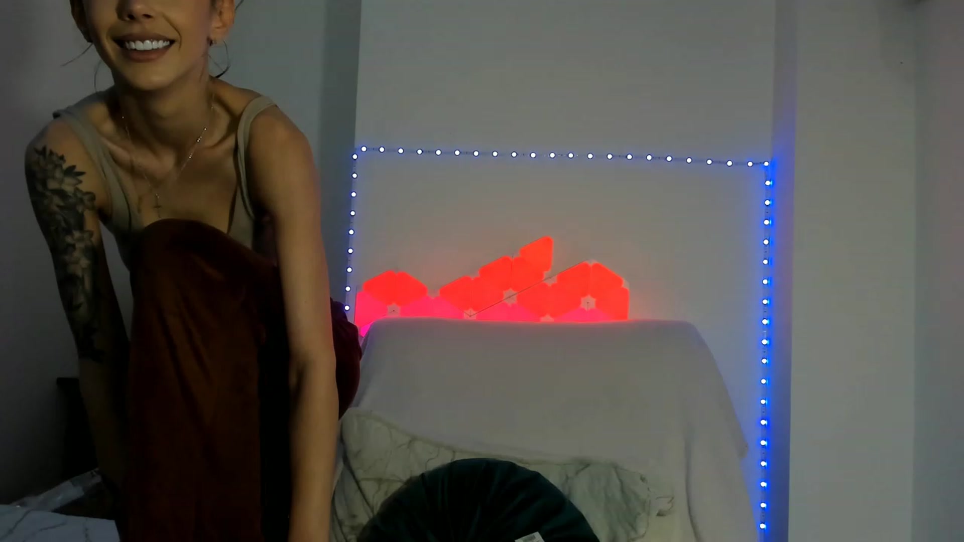 Gallery image thumbnail from Fallingdevil's myfreecams stream on, 01/30/2023, 13:24 image 1 of 20