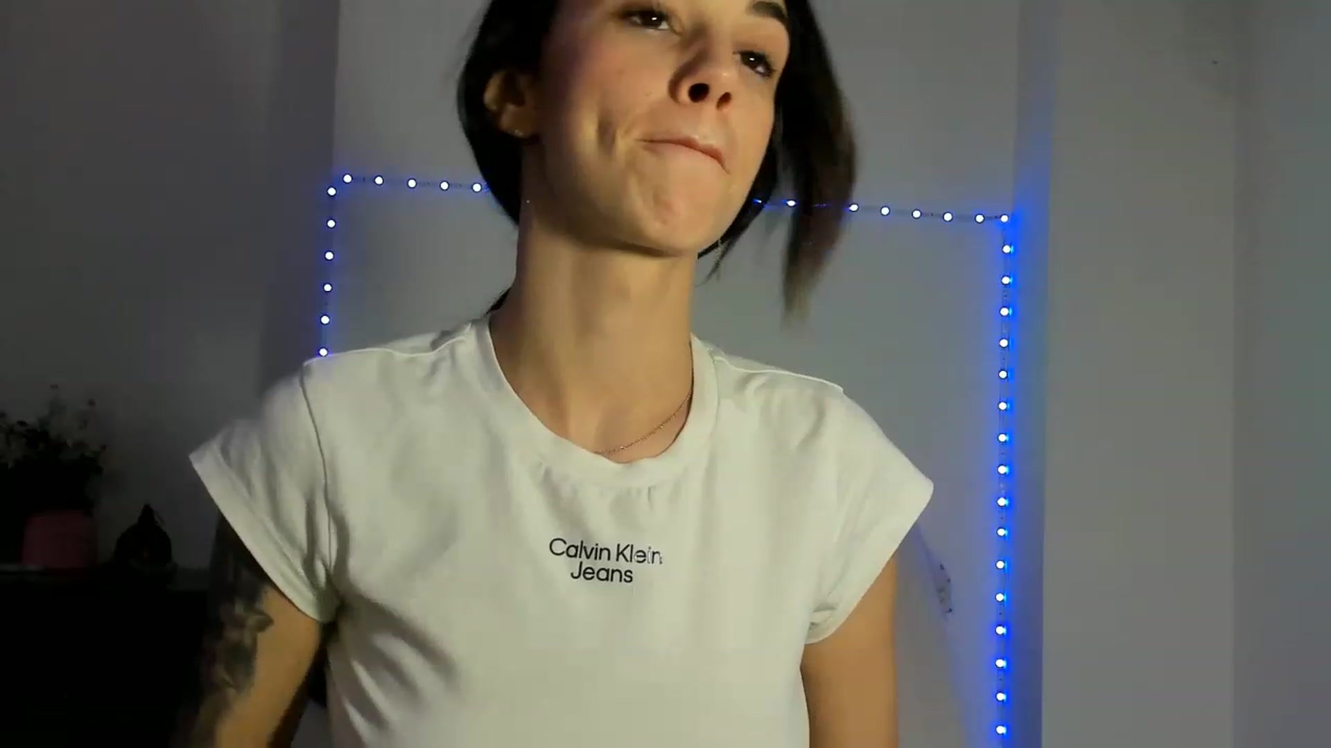 Gallery image thumbnail from Fallingdevil's myfreecams stream on, 01/31/2023, 14:39 image 20 of 20