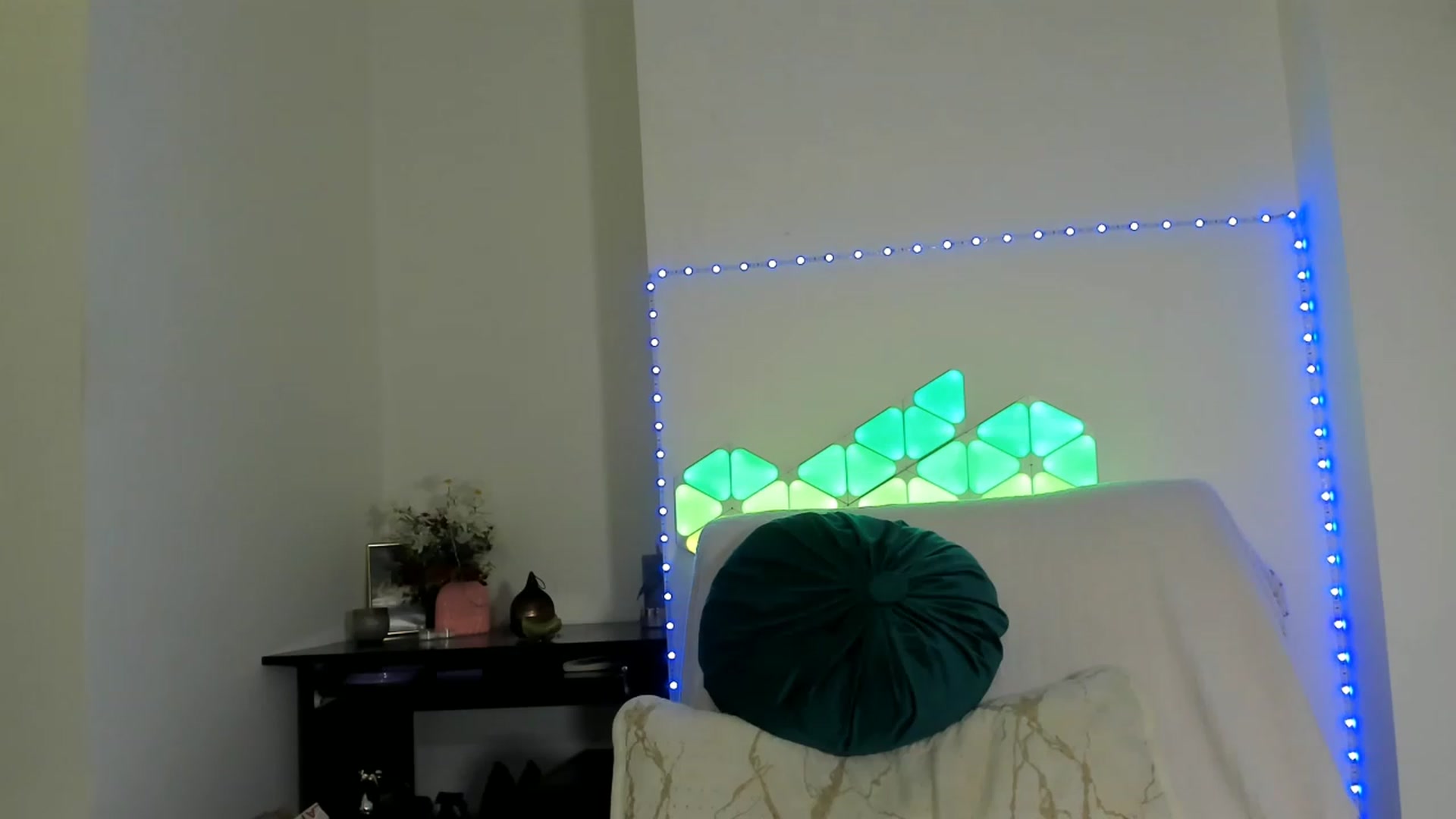 Gallery image thumbnail from Fallingdevil's myfreecams stream on, 01/31/2023, 14:39 image 7 of 20