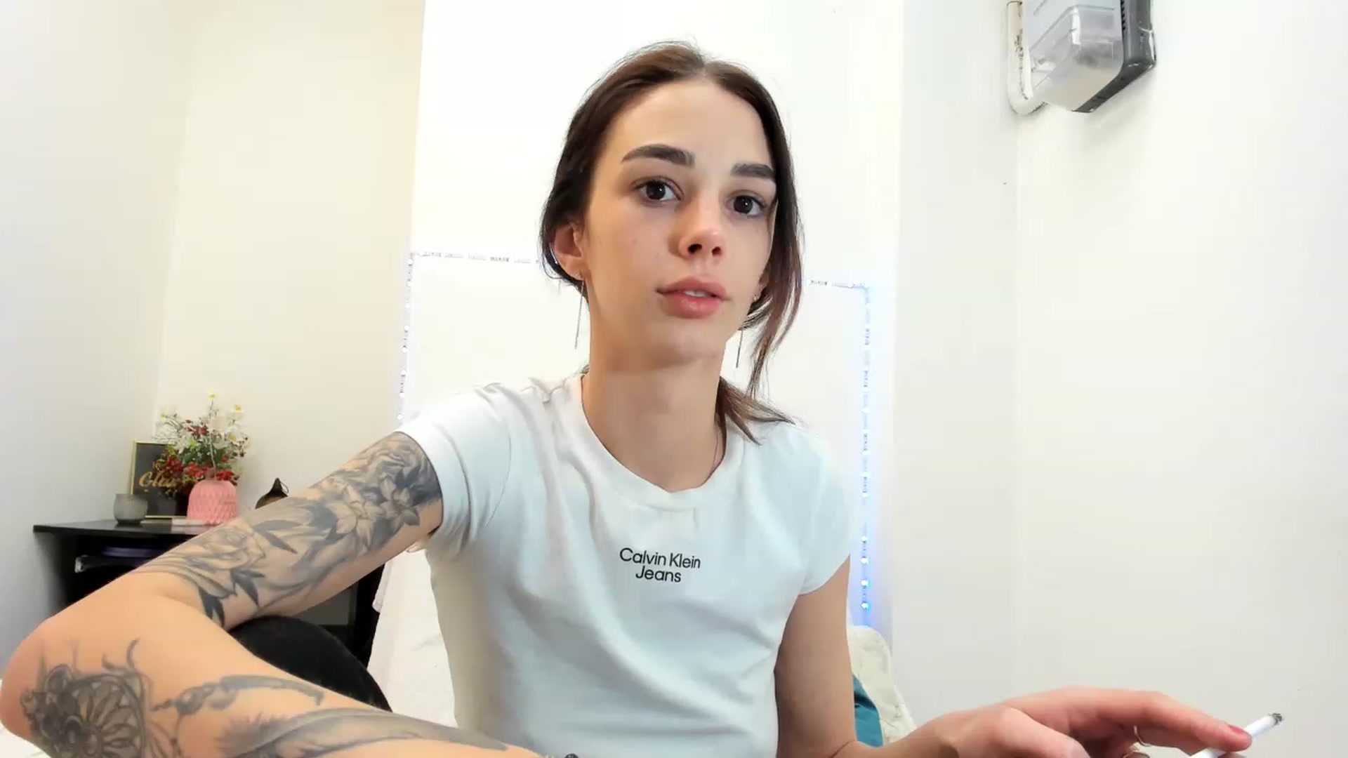 Gallery image thumbnail from Fallingdevil's myfreecams stream on, 01/31/2023, 17:42 image 18 of 20