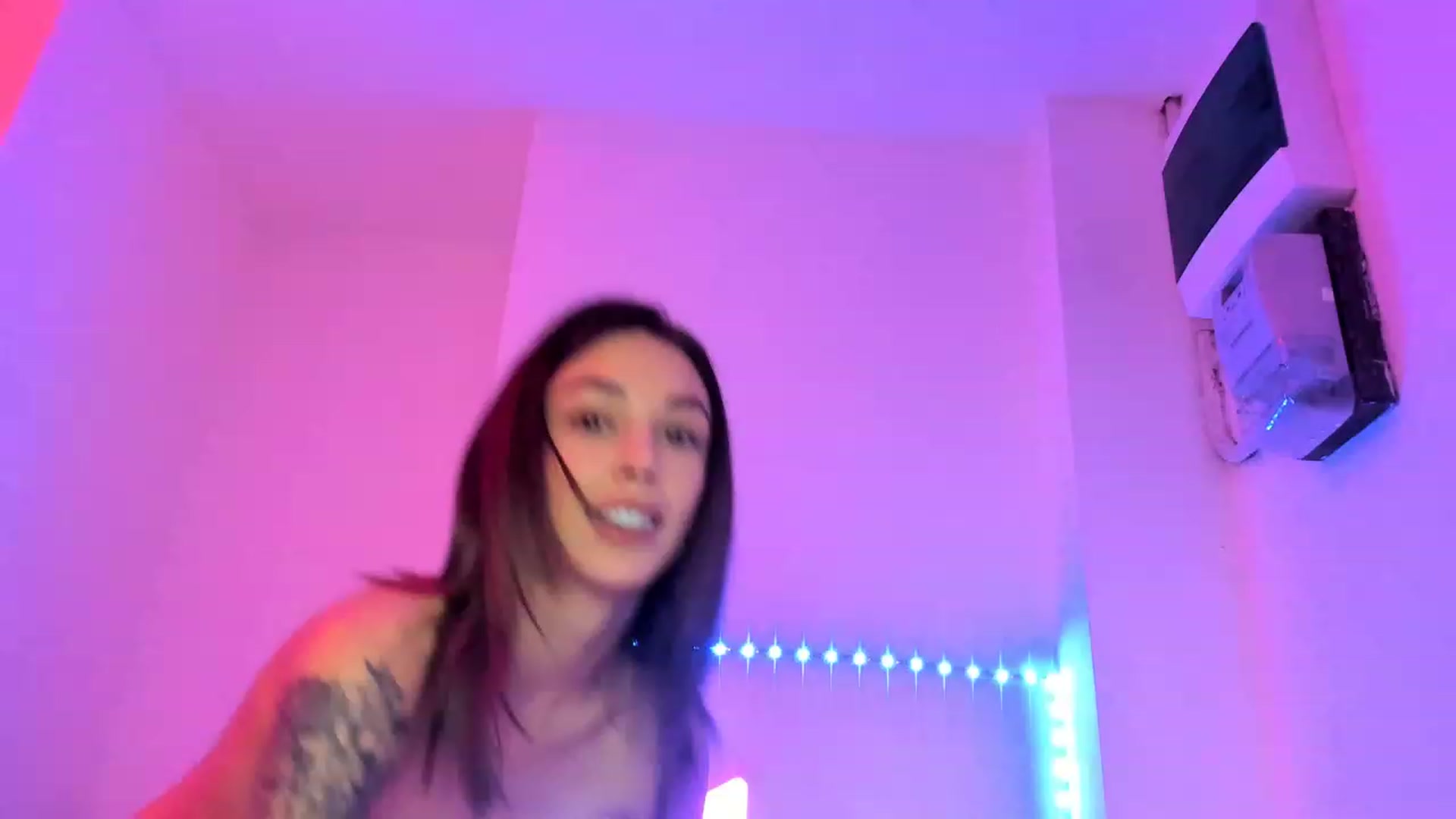 Gallery image thumbnail from Fallingdevil's myfreecams stream on, 02/02/2023, 12:06 image 16 of 20