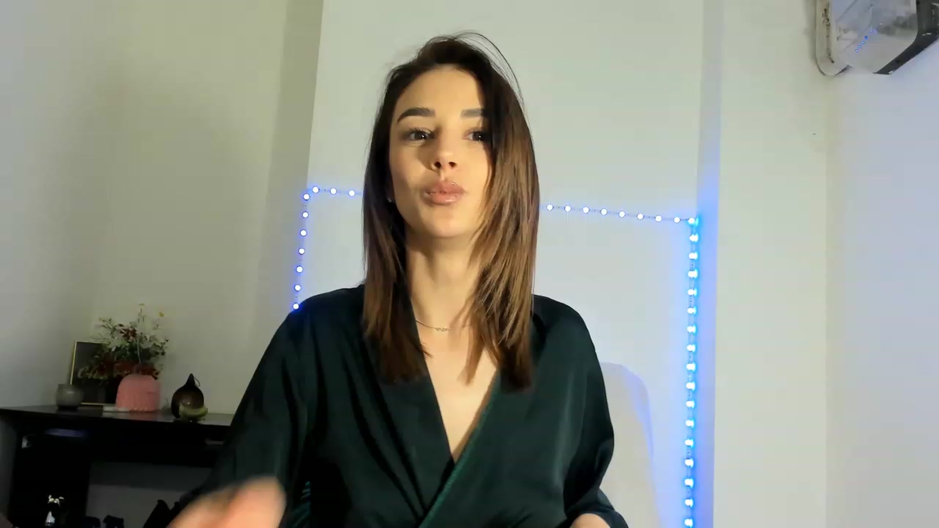 Gallery image thumbnail from Fallingdevil's myfreecams stream on, 02/02/2023, 12:06 image 9 of 20