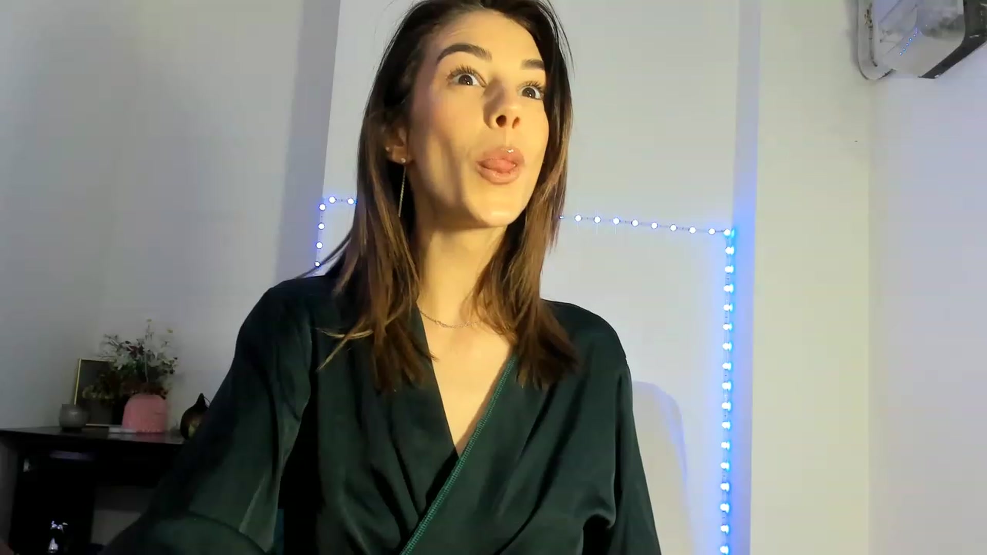 Gallery image thumbnail from Fallingdevil's myfreecams stream on, 02/02/2023, 12:06 image 7 of 20